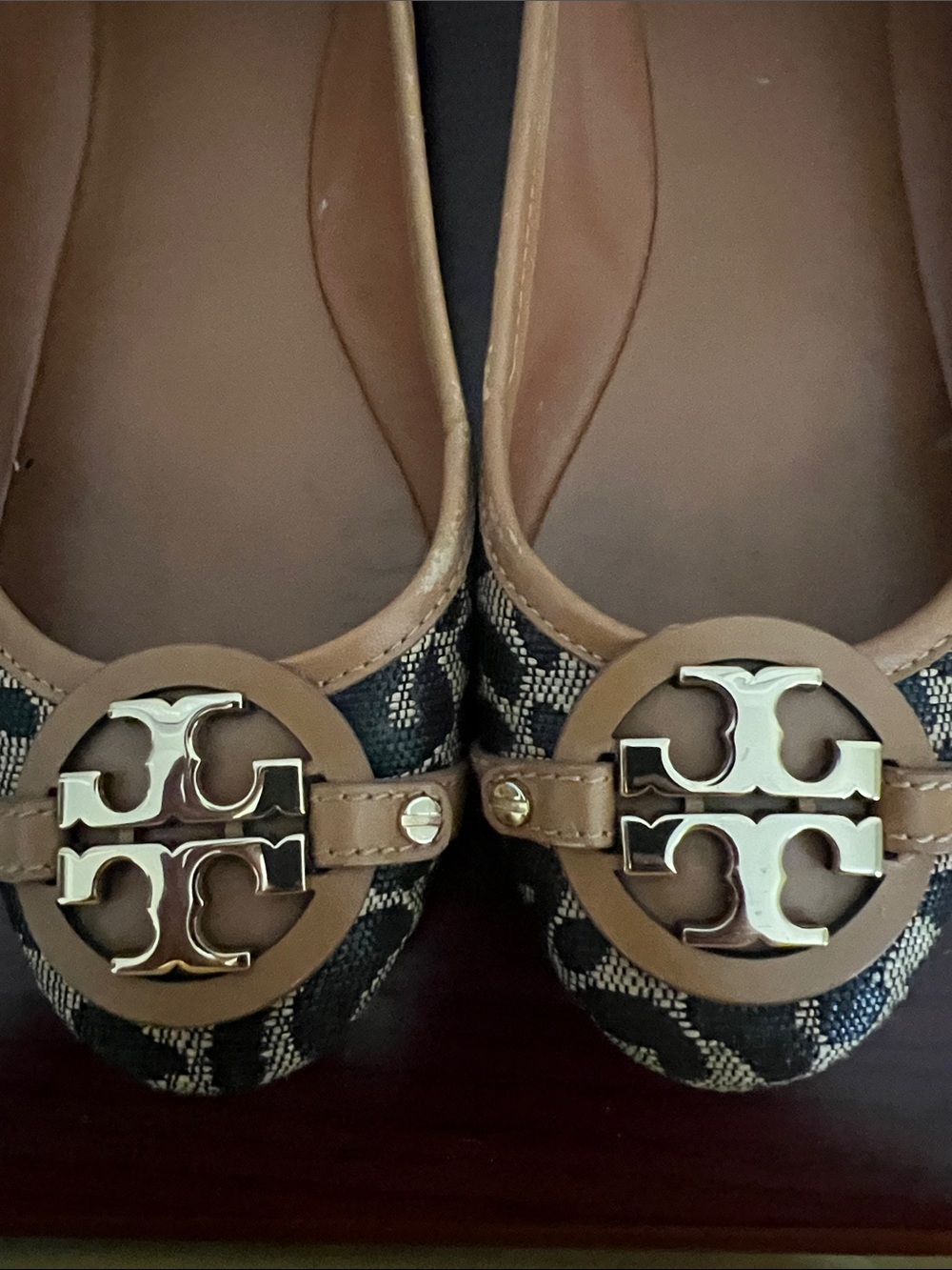 Tory Burch Black & Brown Logo-Trim Ballet Flats - Picture 10 of 10